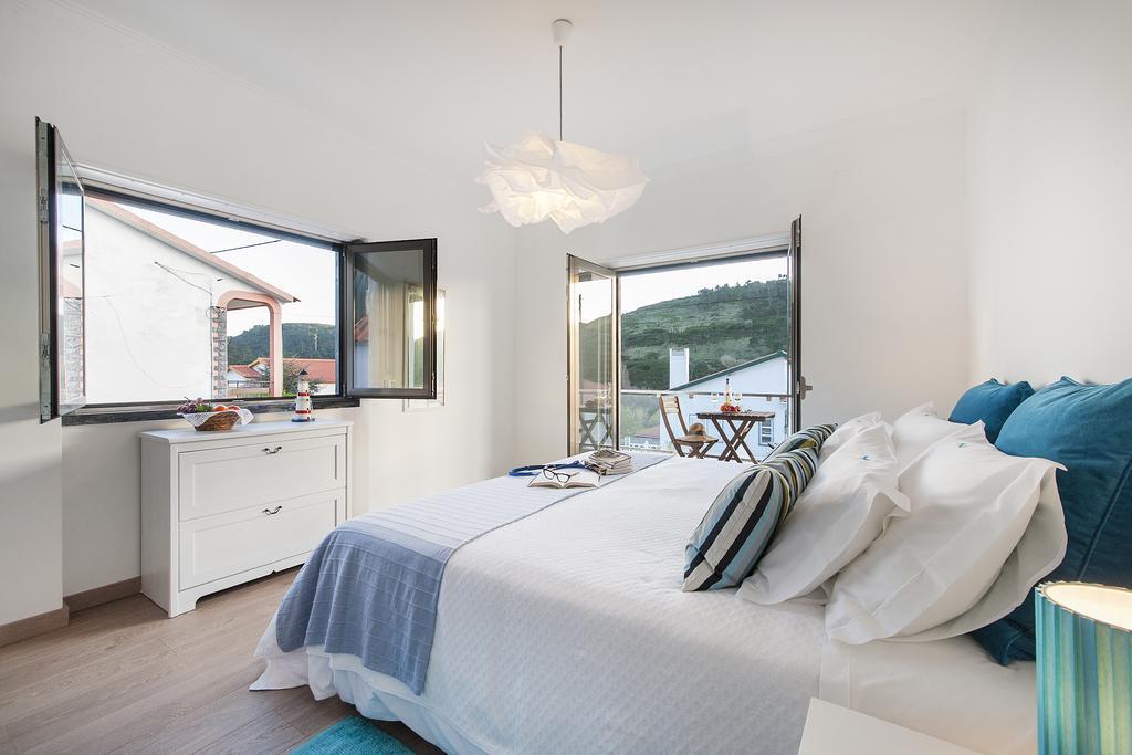Beachouse - Surf, Bed & Breakfast Ericeira Rum bild