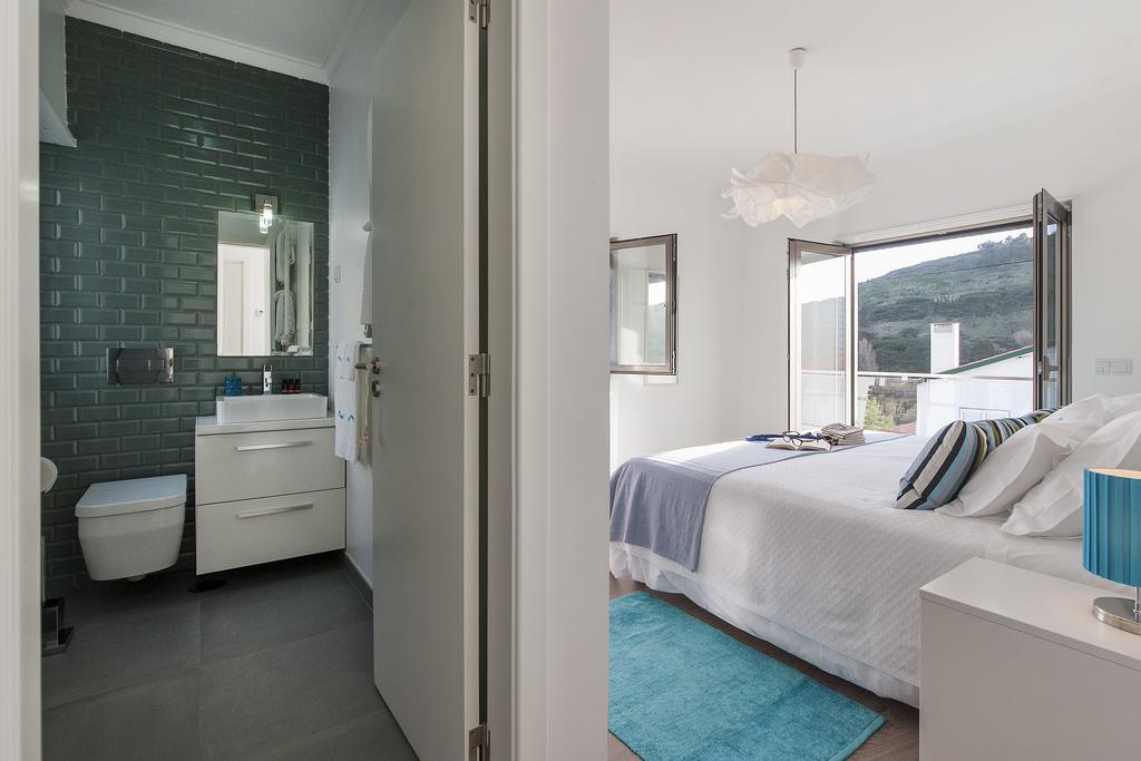 Beachouse - Surf, Bed & Breakfast Ericeira Rum bild
