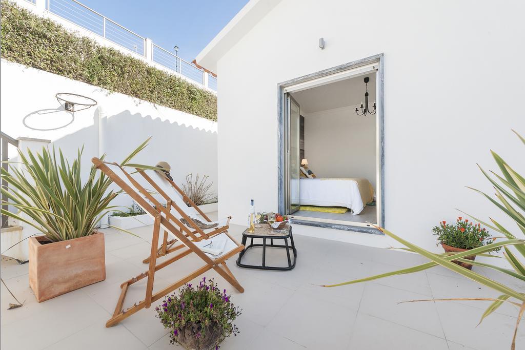 Beachouse - Surf, Bed & Breakfast Ericeira Rum bild