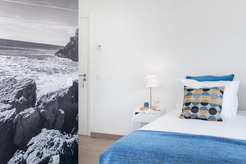 Beachouse - Surf, Bed & Breakfast Ericeira Rum bild