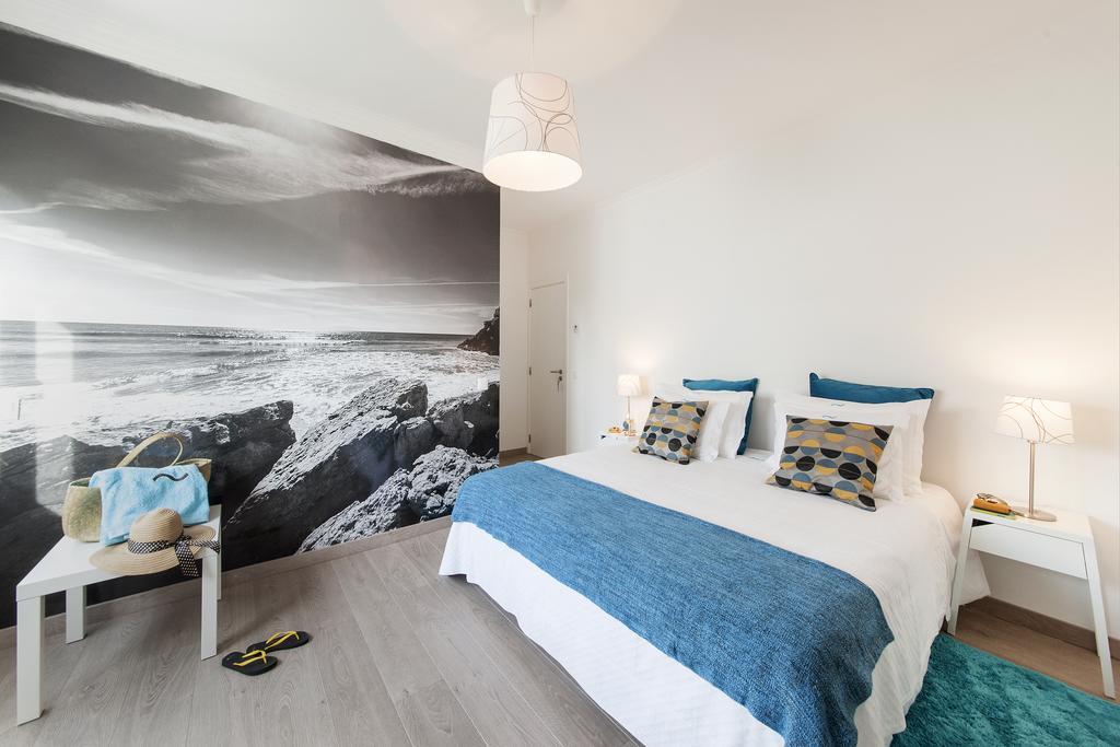 Beachouse - Surf, Bed & Breakfast Ericeira Rum bild