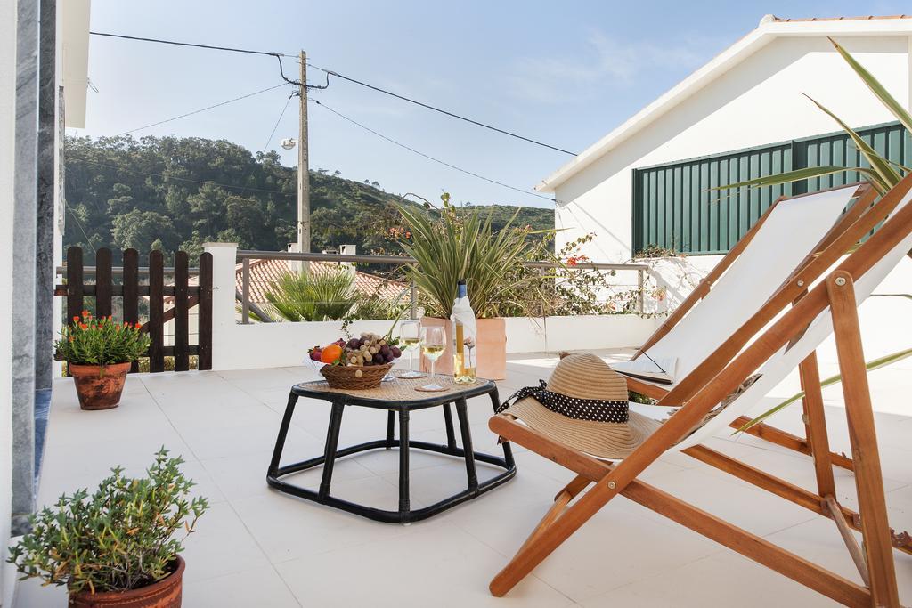 Beachouse - Surf, Bed & Breakfast Ericeira Rum bild