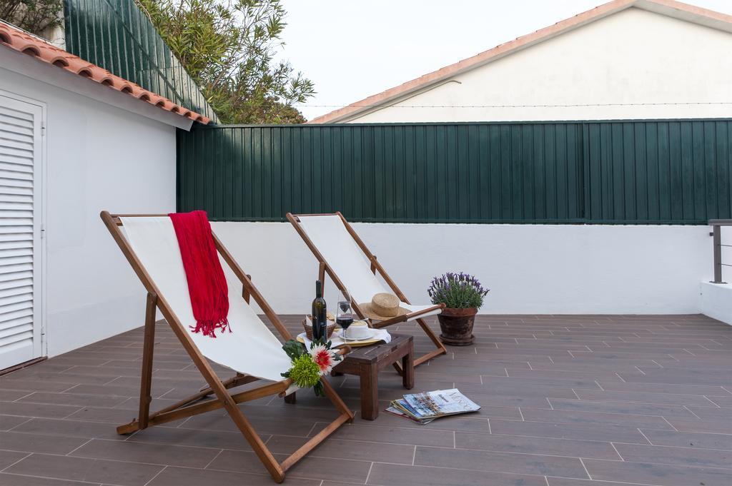 Beachouse - Surf, Bed & Breakfast Ericeira Rum bild